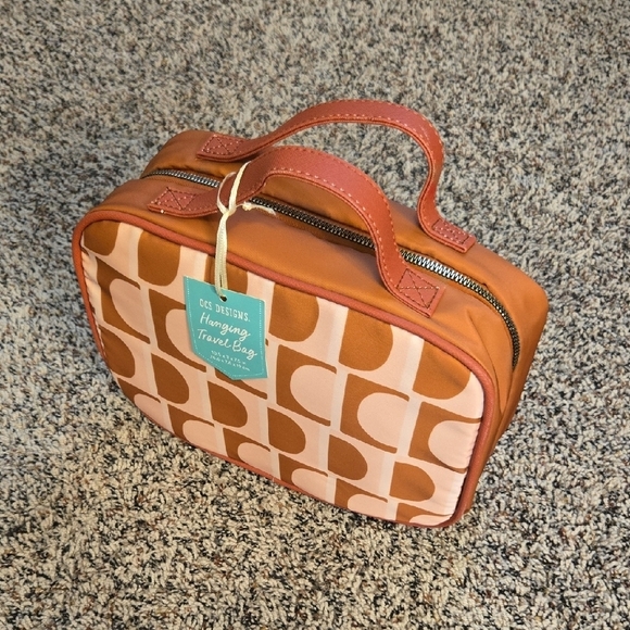 Orange & Pink Geometric Pattern Travel Bag - Picture 4 of 5